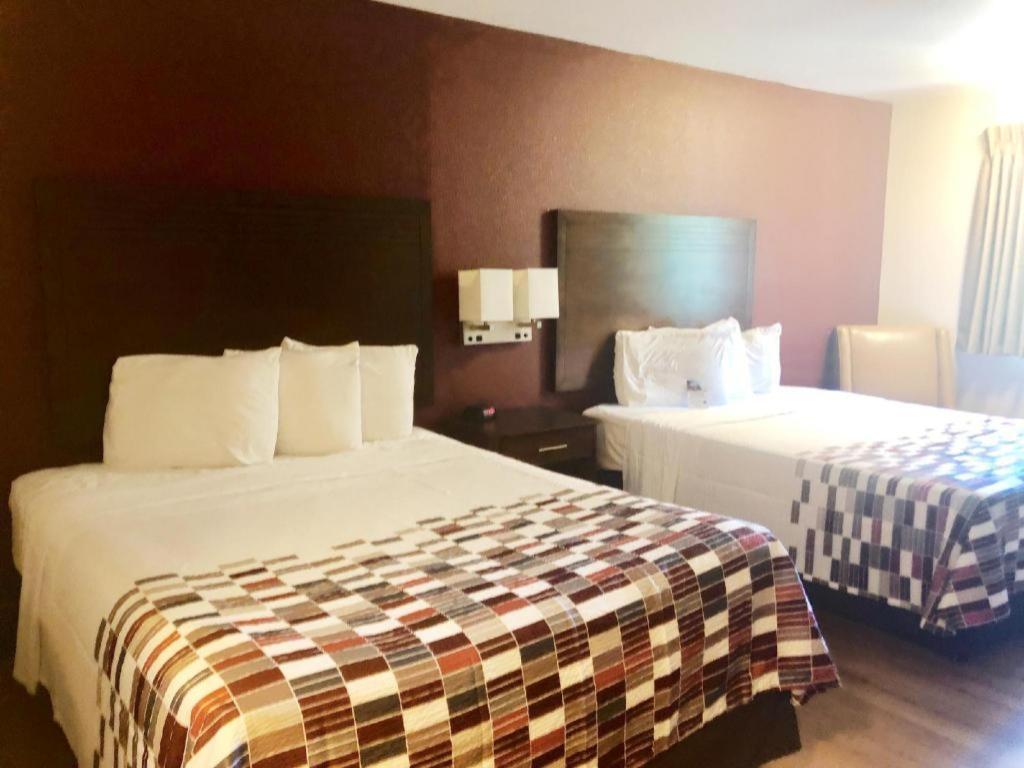Evergreen Inn & Suites Portland (Adults Only) Ngoại thất bức ảnh