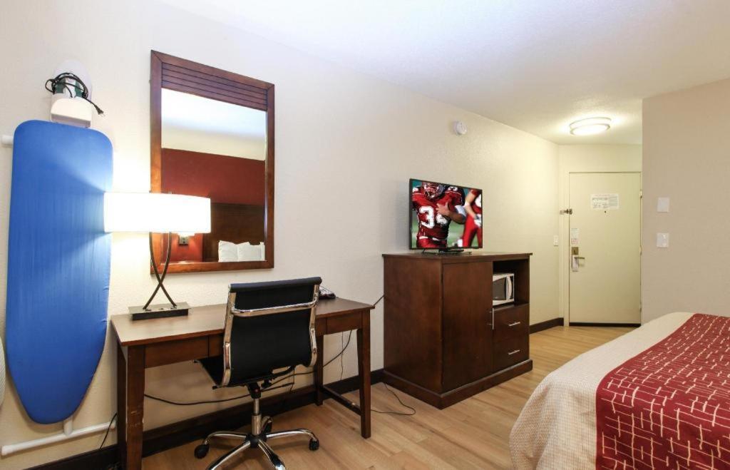 Evergreen Inn & Suites Portland (Adults Only) Ngoại thất bức ảnh