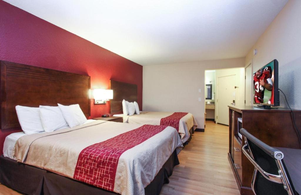 Evergreen Inn & Suites Portland (Adults Only) Ngoại thất bức ảnh