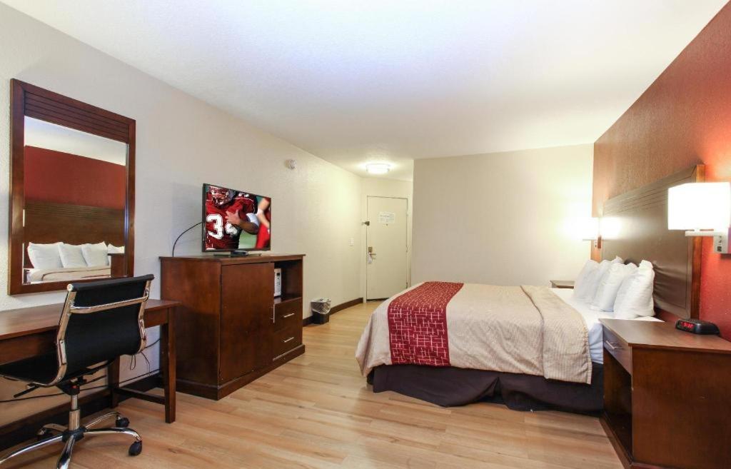 Evergreen Inn & Suites Portland (Adults Only) Ngoại thất bức ảnh